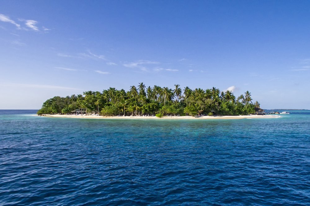 Lagoon Pool Villa at Malahini Kuda Bandos thumbnail 3